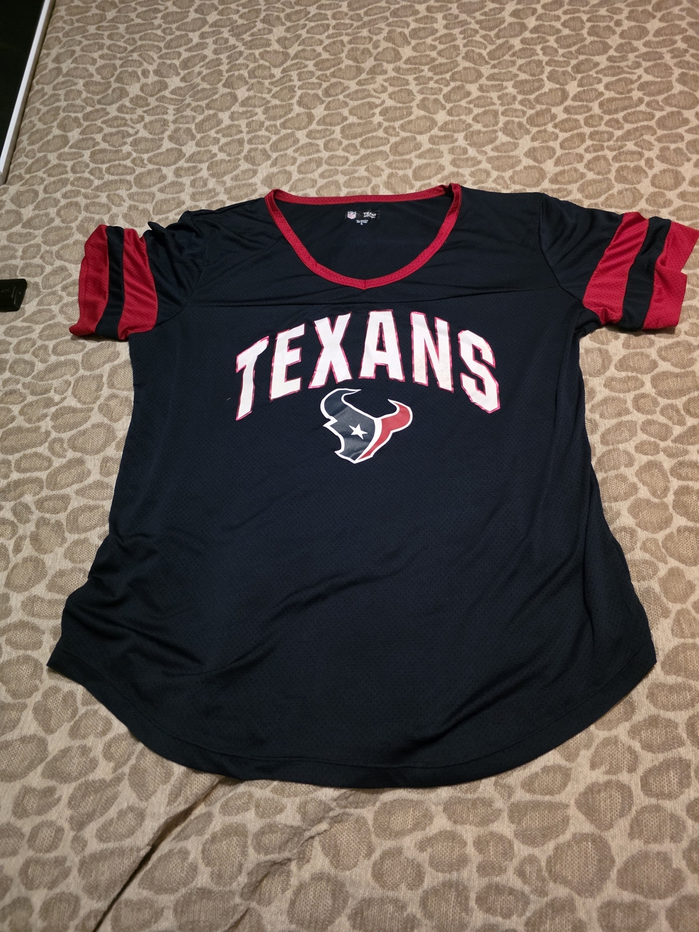 Houston Texans Women’s Short Sleeve V-Neck Team Top in Navy and Red
